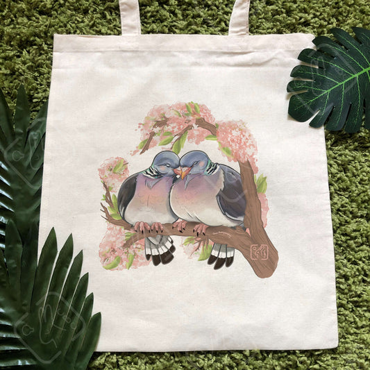 Wood pigeons in love Tote bag